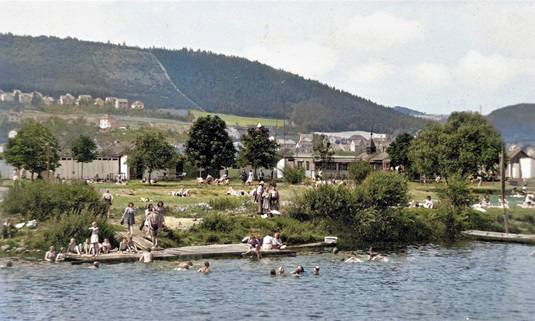 Říční lázně (1930)