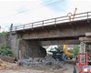 Modernizace trati; práce na železničním mostě u Horymírova náměstí v Radotíně, 21.7.2020
