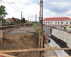 Modernizace trati; práce na železničním mostě u Horymírova náměstí v Radotíně, 21.7.2020