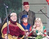 Karel IV. (Vladimír Čech) s Eliškou Pomořanskou (Debora Štolbová).<br />Foto:Emil Souček MČ Praha 16