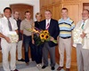 Starosta Heinz Karg slaví v těchto dnech významné životní jubileum - 60 let (na fotce zprava Georg Tretter, starostové Karel Hanzlík a Heinz Karg, Jitka Kuhtzová, Miroslav Knotek, Pavel Jirásek a Theo Lorenz)